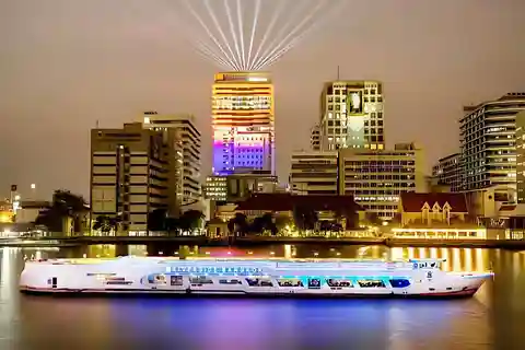 Banguecoque: Cruzeiro com jantar de Carnaval no Chao Phraya