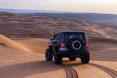 Riyadh: Desert Dune Bashing and Sandboarding Tour
