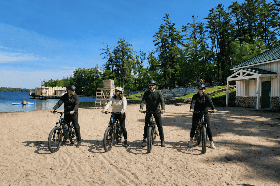 Muskoka: E-Bike-Abenteuer mit Seen, Mittagessen und Lagerbier. Foto: GetYourGuide