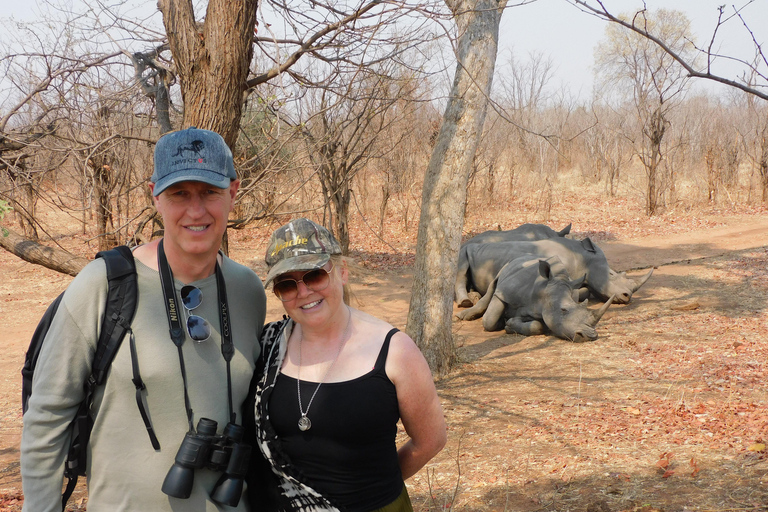 Livingstone: Recorrido en vehículo de caza y paseo corto por el safari del rinoceronte blanco