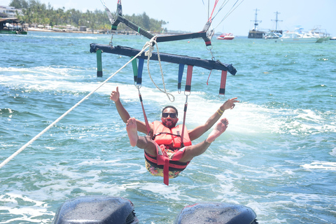 Puerto Plata: Parasailing from Playa Dorada Parasailing + Hotel Pickup