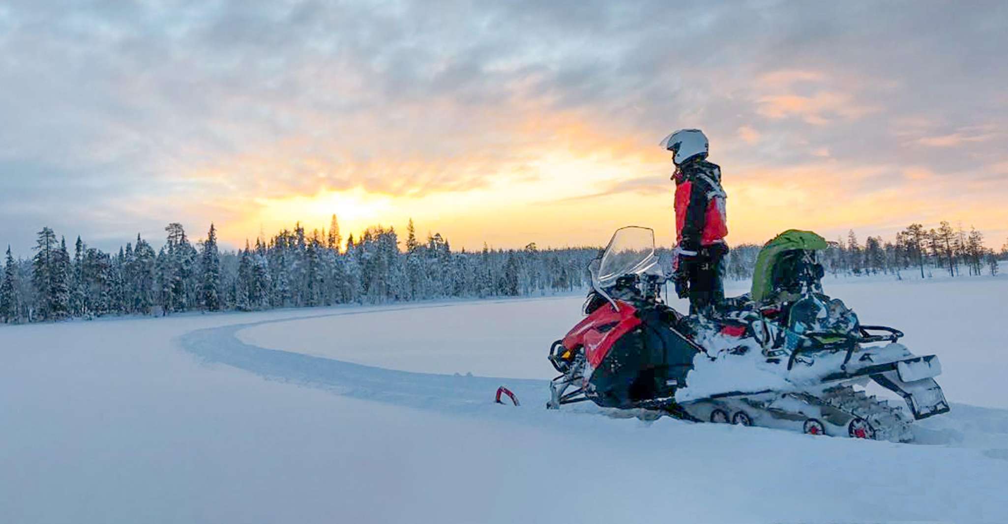 Desde Rovaniemi, Snowmobile Safari en el desierto ártico - Housity