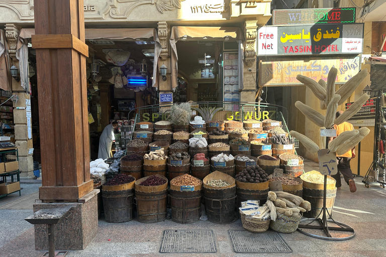 Cairo: Souvenir Shopping Tour with Private Transfer