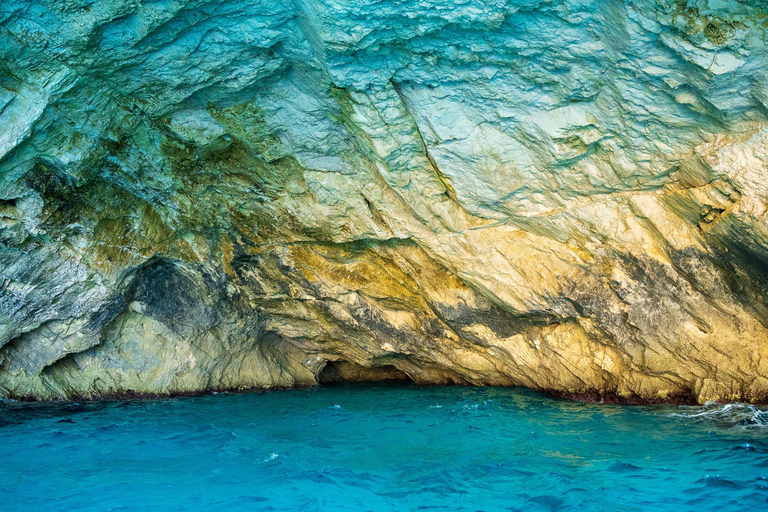 Zakynthos: Shipwreck Beach and Blue Local Caves Boat Cruise