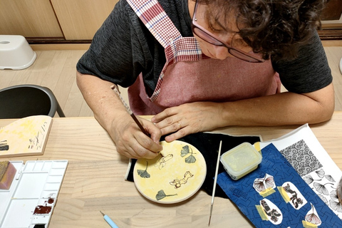 Séance privée de peinture sur céramique à Osaka