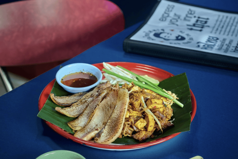 Bangkok: Michelin Street Food Tour by Tuk-Tuk with Pickup