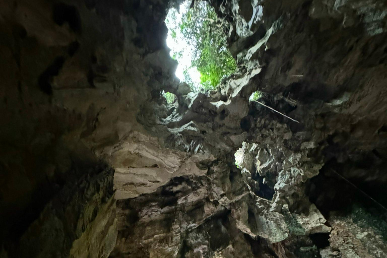 Tour panoramico della città di Đà Nẵng in privato con guida femminileTour privato in auto