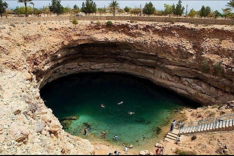 Muscat: Hele dag Wadi Shab &amp; Bimmah Sinkhole + gratis lunch