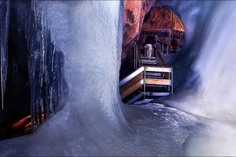 Hallstatt & Eishöhle & 5 Finger Private Tour ab SalzburgPrivate Hallstatt & Dachstein Eishöhlentour von Salzburg aus