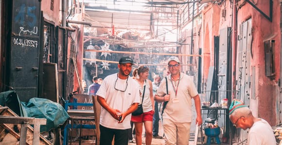 Marrakech : visite guidée de la médina, souks, artisans et thé