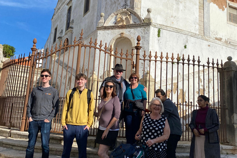 Lagos: Wandeltour met gids met Brodie uit AustraliëLagos: Wandeltour met gids en lokale tips