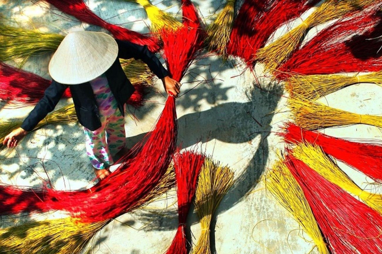 Zachód słońca w Da Nang: wioska Mat, pagoda Nam Sơn i Charming ShowZachód słońca w Da Nang: wioska Mat, pagoda Nam Sơn i uroczy show