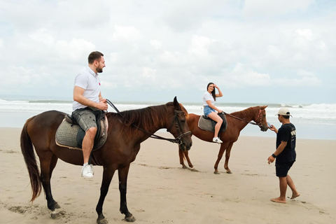 Bali: Paardrij tour op Seminyak strand inclusief vervoerBali: Paardrijden 1 uur Inclusief vervoer