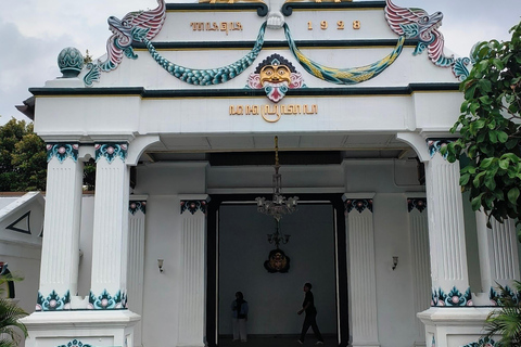 Yogyakarta:Merapi Jeep Tour, Keraton Yogyakarta & Taman Sari Yogyakarta: Merapi Jeep Tour, Sultan Palace & Taman Sari