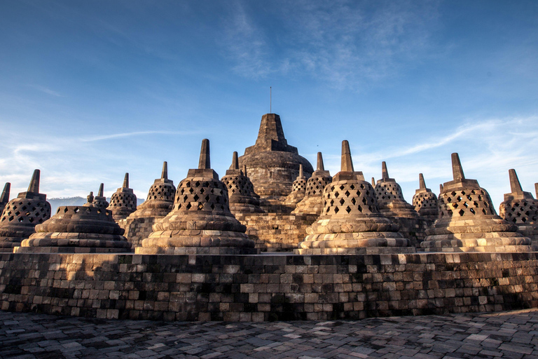 Yogyakarta : ascension du temple de Borobudur, Prambanan, visite de la villeBorobudur, Prambanan, Palais du Sultan de Yogyakarta, tout compris