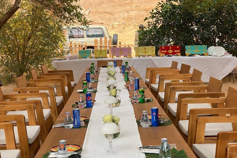 AlUla: Oasis Farm Tour and Traditional Feast with Locals