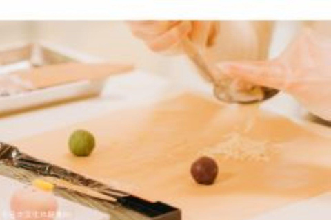 Elaboración de dulces tradicionales japoneses