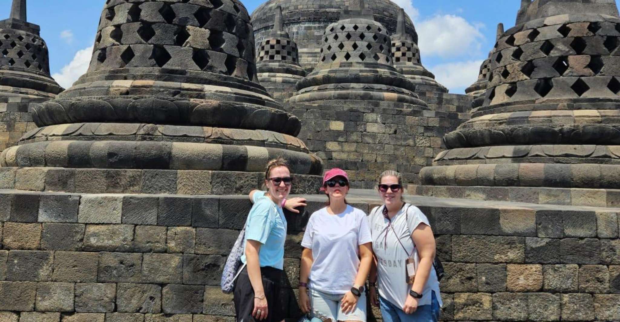 Yogyakarta: Borobudur Sunrise Climb & Prambanan with Ticket photo 8