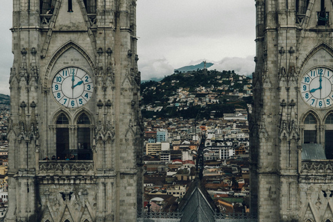 Quito: Airport Transfer and City Highlights Tour