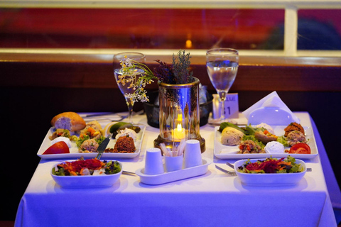 Croisière sur le Bosphore avec dîner, boissons non limitées, transferts