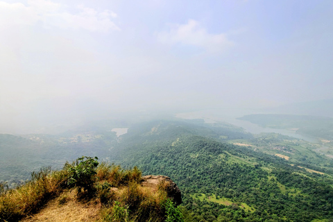 De Mumbai: trilha guiada ao Forte de Sondai com refeições e transporteDe Mumbai: trilha guiada ao forte de Sondai com refeições e traslados
