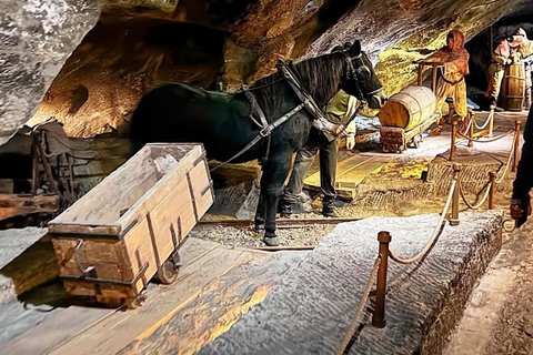 克拉科夫：维利奇卡盐矿导览游（含门票）盐矿英语导览游（含酒店接送）
