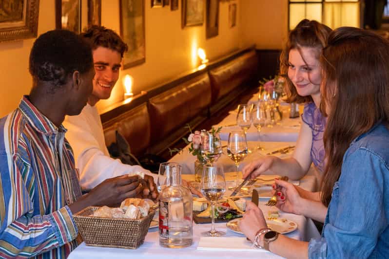 Paris: Montmartre Food Tour with Full Meal
