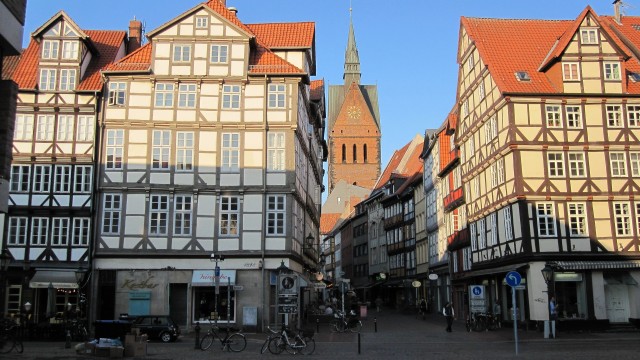 Visit Hanover Old Town Historical Walking Tour by Geo Epoche in Hanover, Germany