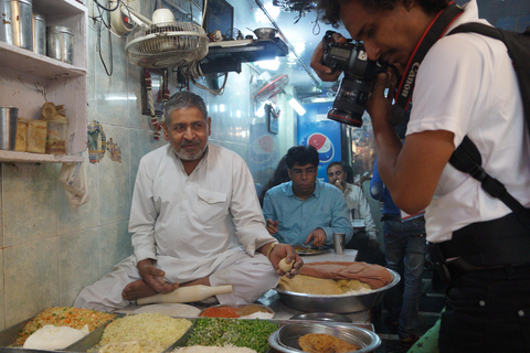 Delhi : Traditional Food tour with Guide and Transportation