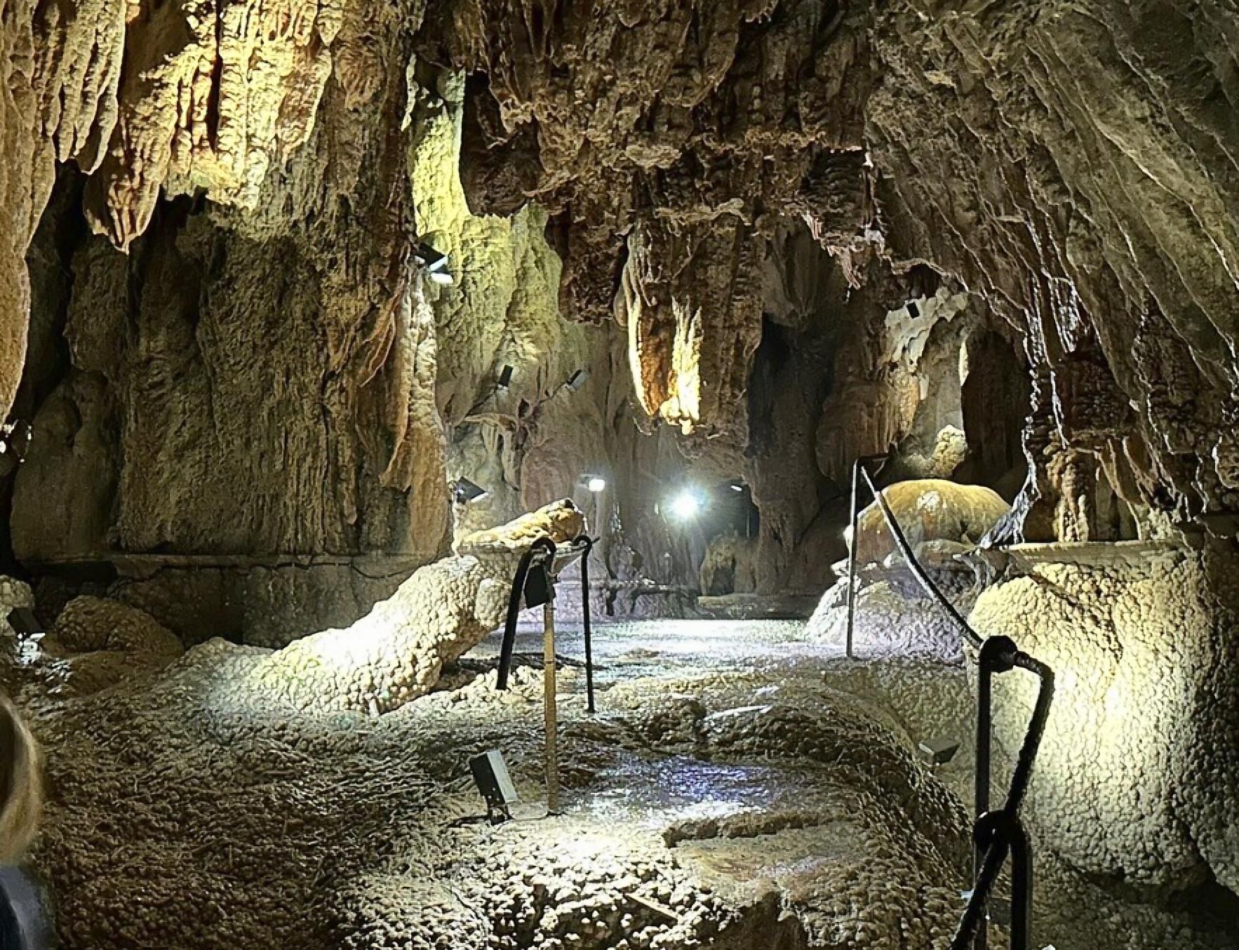 Zürich: Höhlentour zu den Höllgrotten und in die Taminaschlucht per Zug