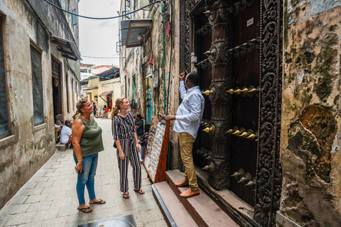 Mnemba island, Dolphin and Stone town tour with transfer WITH TRANSFER - WITH LUNCH