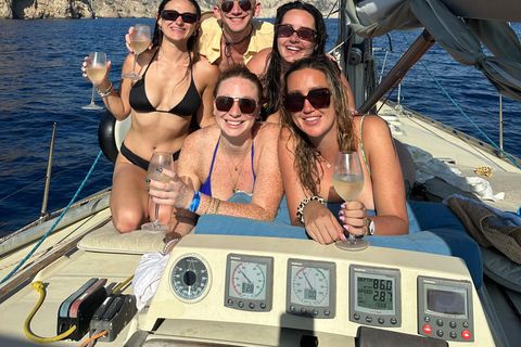 Ibiza: Tour in barca a vela di un&#039;intera giornata a Formentera con pagaiaIbiza: Tour di un&#039;intera giornata in barca a vela a Formentera con pagaia