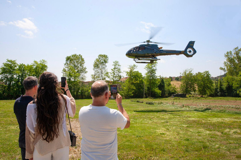 San Gimignano: Helicopter Wine Tour in Chianti Region Activity with 25-Minute Helicopter Ride