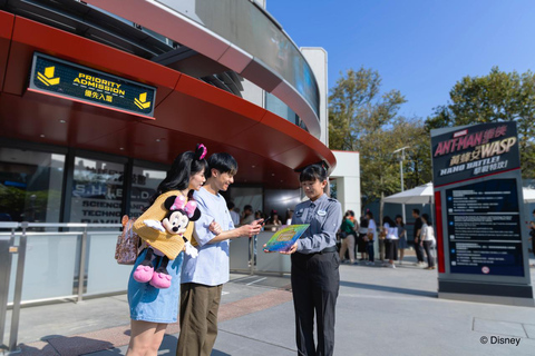 Disneylandia de Hong Kong: Acceso Disney PremierPase de entrada a 3 atracciones