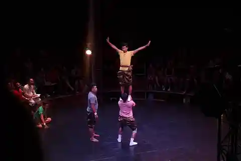 Siem Reap: Phare Circus Ticket with Tuk Tuk Transfer