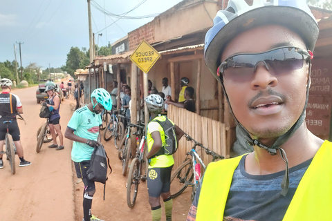 UGANDA - AFRIKAS PÄRLA :VANDRING, BERGSKLÄTTRING OCH CYKLING.