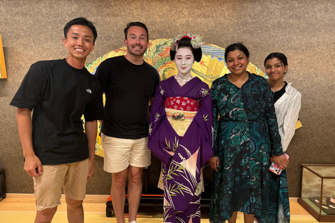 L&#039;arte della geisha: Spettacolo esclusivo e gioco giapponese