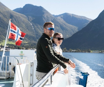 Bergen: Cruise to beautiful Rosendal by the Hardangerfjord
