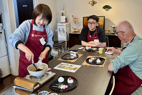 Tokyo: Mochi-Making Class in a Private Studio