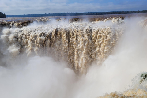 Iguassu Waterfalls Private Day Tour: Both sides, same day!