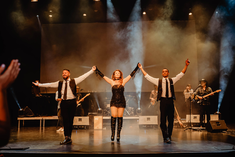 Tenerife : Musical show "the wild south" with dinner and transfer Platinum Pack