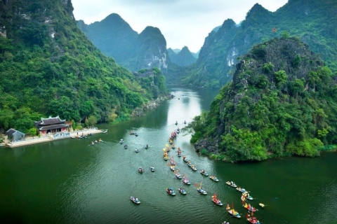 Hanoi: 2-dniowy luksusowy pięciogwiazdkowy rejs do Ninh Binh i zatoki HaLongAktywność w Ninh Binh i luksusowy rejs po zatoce Halong