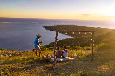 Maurice : Le Morne Brabant : randonnée au coucher du soleil et apéritif au coucher du soleilRandonnée exclusive au coucher du soleil sur le Morne + Apéro