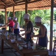 Hoi An: Bay Mau Cooking Class w/ Market & Basket Boat Option