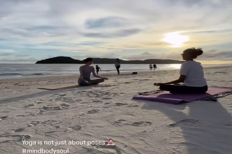 لانكاوي: اليوغا الساحرة على شاطئ الغروب على شاطئ سينانج