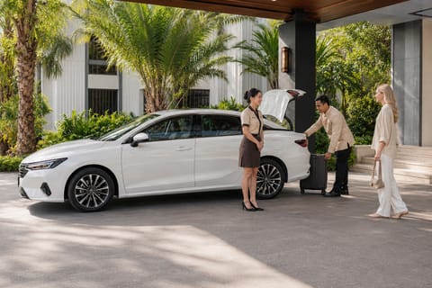 Phuket Airport: Private Hotel Transfer with Meet & Greet