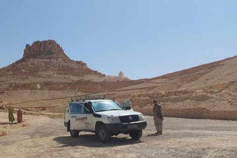 From Djerba/Zarzis: Full-Day Ksar Ghilane Desert Tour