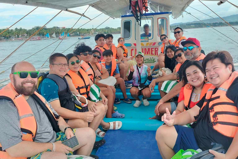 Boracay: Private Island Hopping Tour with Lunch & Kawa Bath