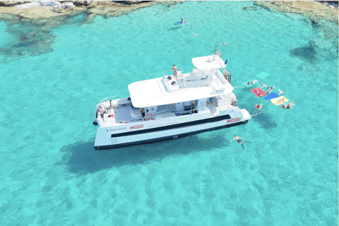 Palma: Deluxe Catamaran with Snacks, Drink, SUP & Snorkeling