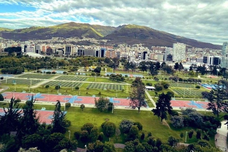 Quito: By bike, viewpoint, markets, parks, Basilica del Voto Nacional Quito: Cycling, viewpoints, markets, parks, National Vow Basilica